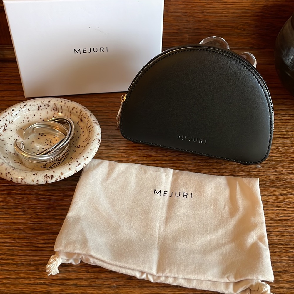 Mejuri Half Moon Multi Case Black